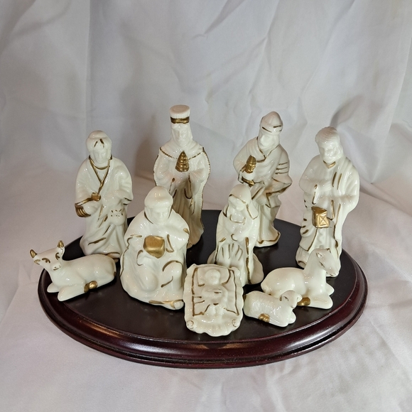 Vintage Christmas Holiday Collection 11 Glazed Nativity Scene + Wood Base - Picture 3 of 5